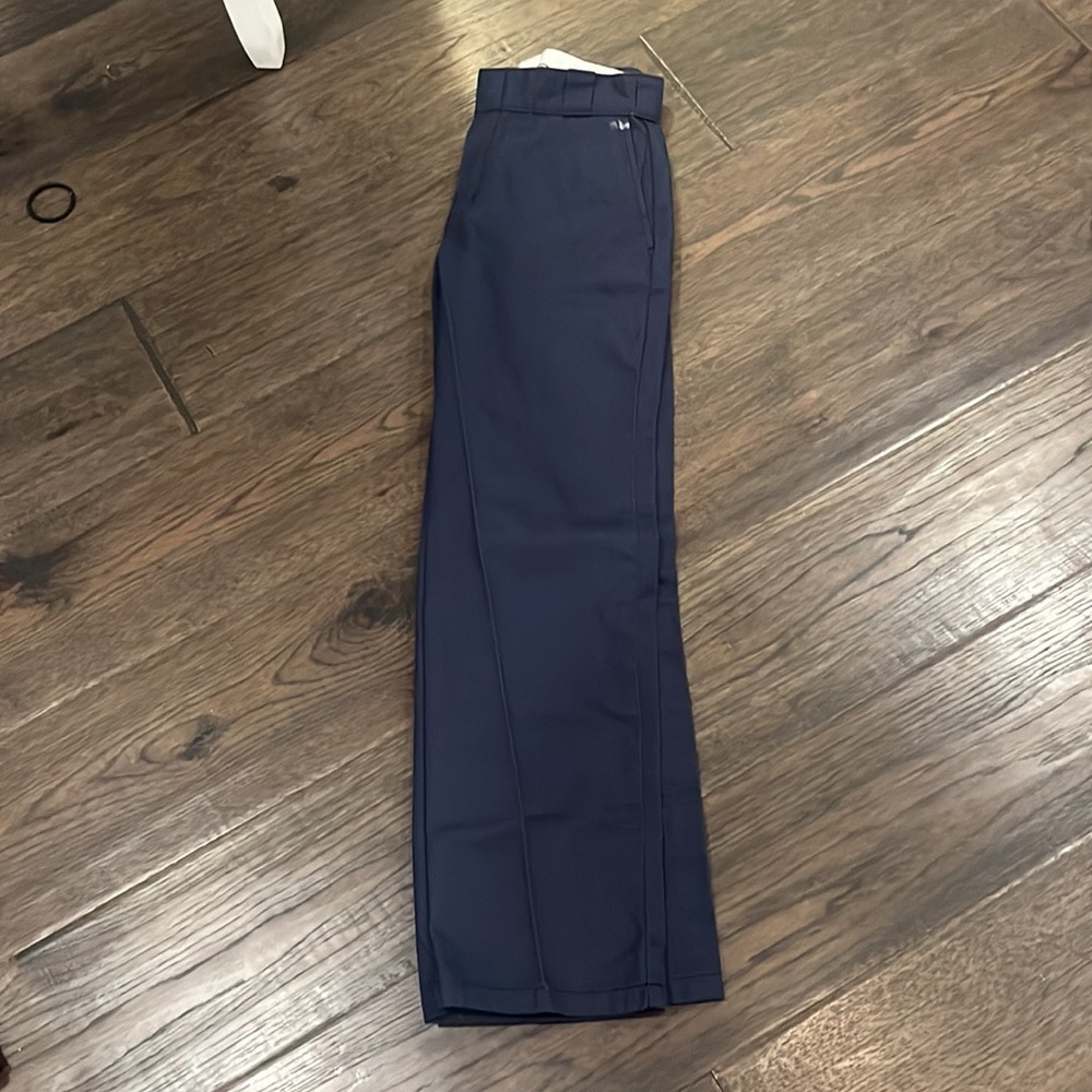 874. Navy blue dickies.